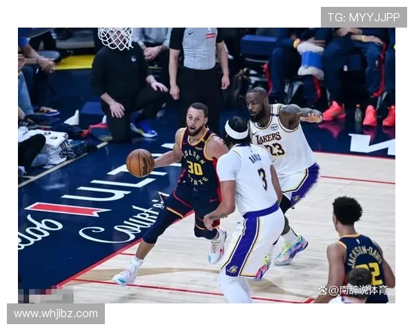 《詹姆斯领衔湖人逆袭勇士 库里状态回暖勇士迎来连胜》 《詹姆斯领衔湖人逆袭勇士 库里状态回暖勇士迎来连胜》