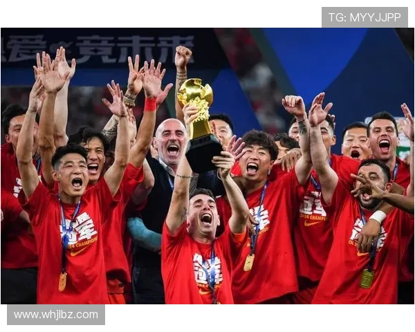 中国足球联赛新赛季开幕 多支强队变动阵容力争冠军争夺 中国足球联赛新赛季开幕 多支强队变动阵容力争冠军争夺