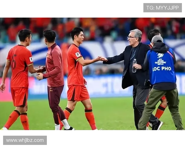 中国男足新帅亮相备战世预赛引发球迷期待年轻阵容改革目标冲击世界杯